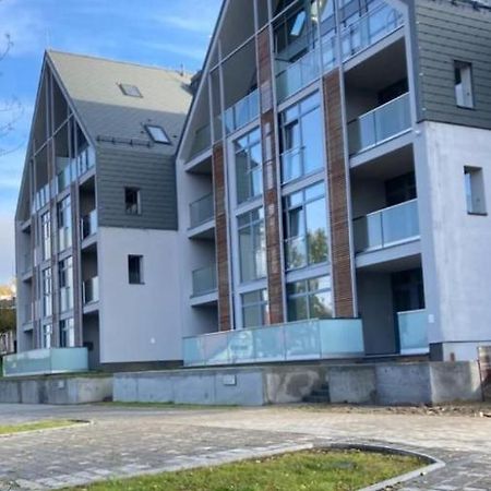 Nowoczesny Apartament Z Widokiem Na Jezioro Charzykowy Exterior photo